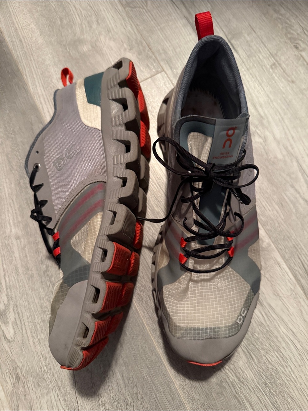ON runners sneakers men’s size 10